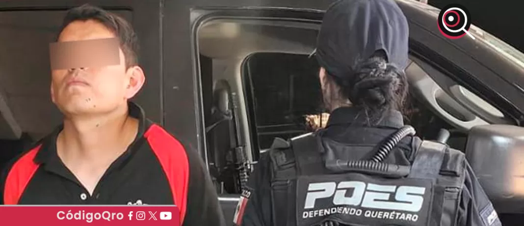 Elementos de la PoEs detuvieron a un hombre por violencia familiar y posesión de armas en Amealco; fue presentado ante la autoridad correspondiente para definir su situación jurídica. Foto: Especial