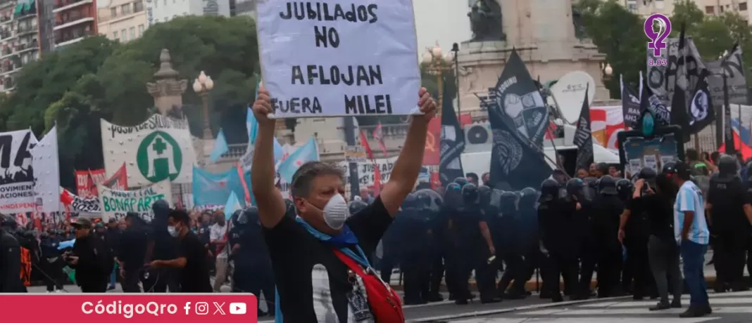 La protesta exigió la actualización de pensiones, la restitución de la cobertura de medicamentos y la continuidad de la moratoria previsional / Foto: Cortesía