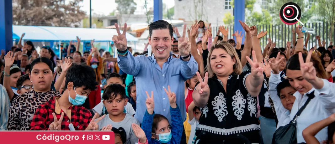 El presidente municipal de Querétaro, Rodrigo Monsalvo, encabezó la celebración del Día del Niño. Foto: Especial