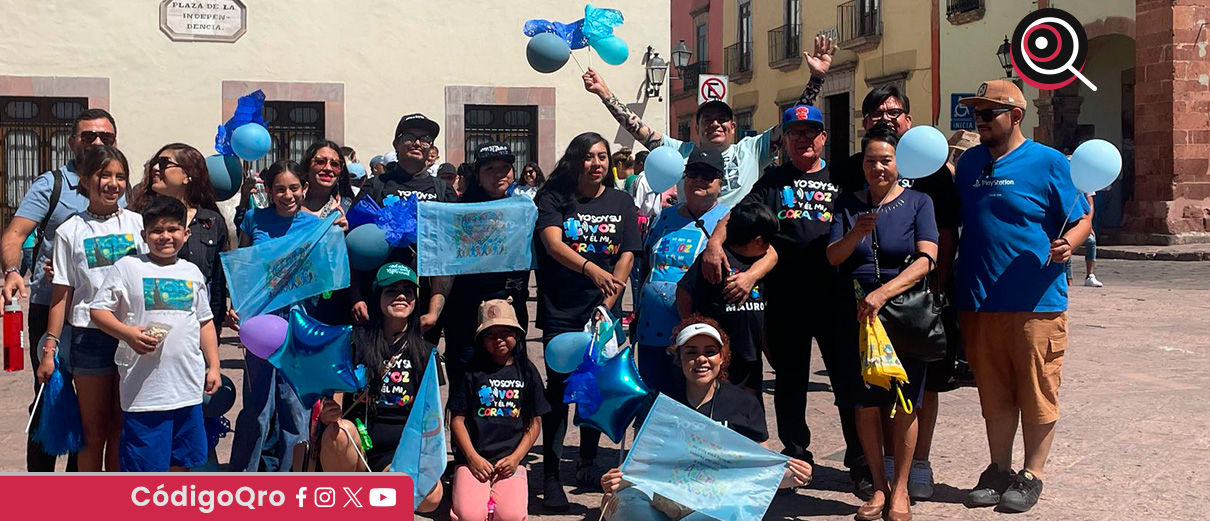 Marchan en el Centro Histórico para concientizar sobre el autismo