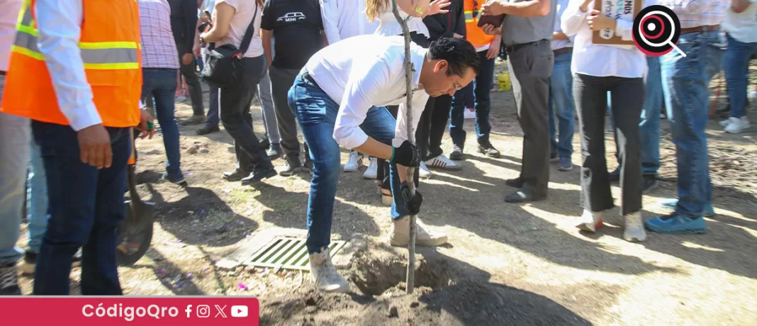 Josué Guerrero dio inicio a las Jornadas Comunitarias A Paso Firme, una iniciativa que busca embellecer y preservar las áreas verdes  / Foto: Cortesía
