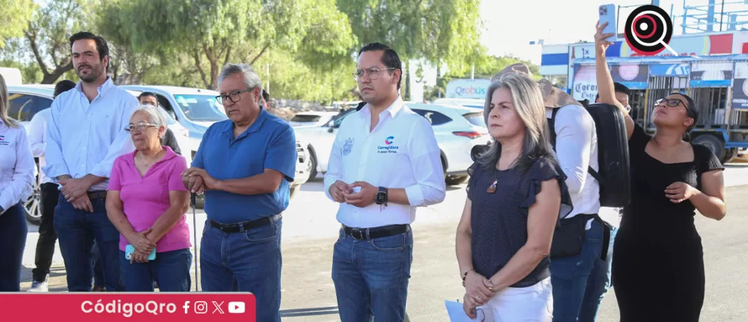 Josué David Guerrero entregó la urbanización de la calle Sagrada Familia, en el fraccionamiento Santuarios del Cerrito / Foto: Cortesía