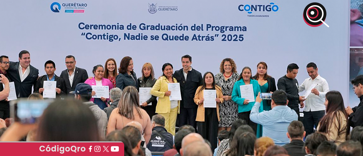 Entregan certificado de nivel medio superior a mil 700 mujeres y hombres