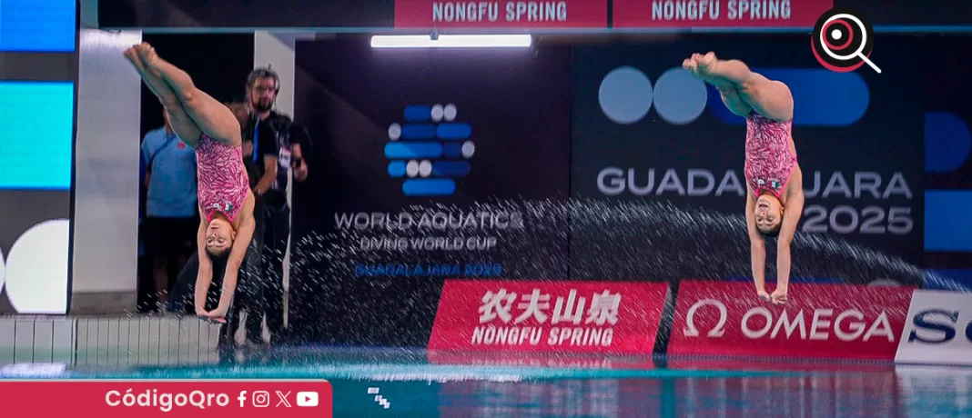 ¡Las gemelas Mía y Lía Cueva consiguieron la plata para México! Esto, en la final femenina de saltos sincronizados de trampolín de 3 metros en la Copa Mundial de Clavados; China ganó el oro y Australia el bronce. Foto: Especial