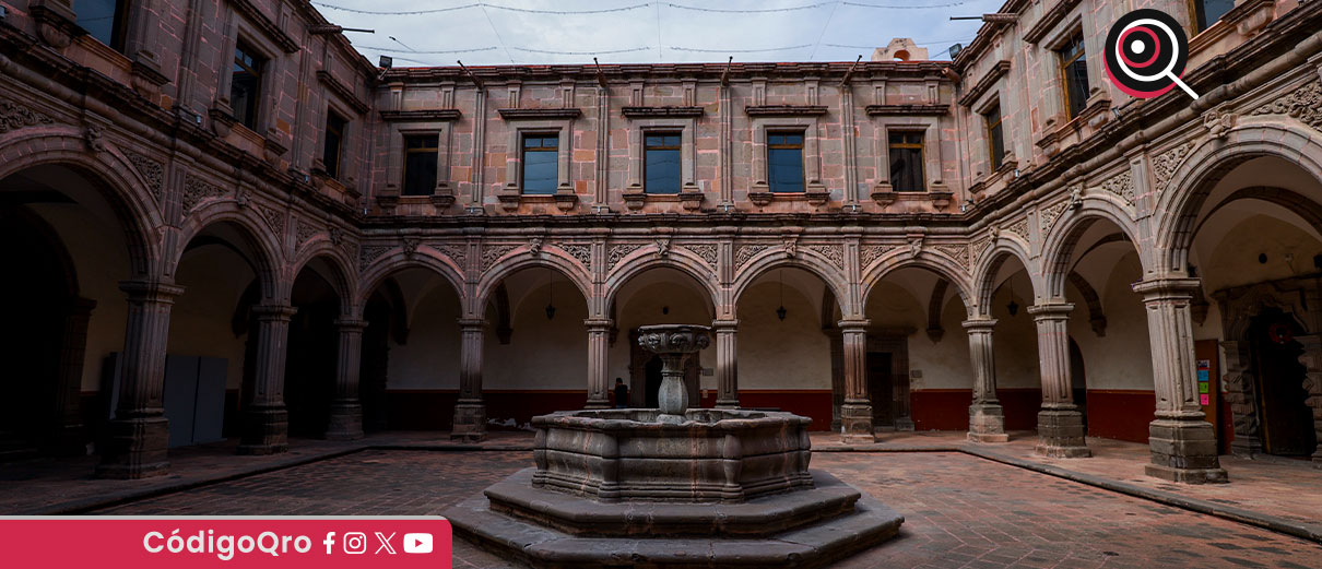 UAQ obtiene certeza jurídica sobre el Patio Barroco