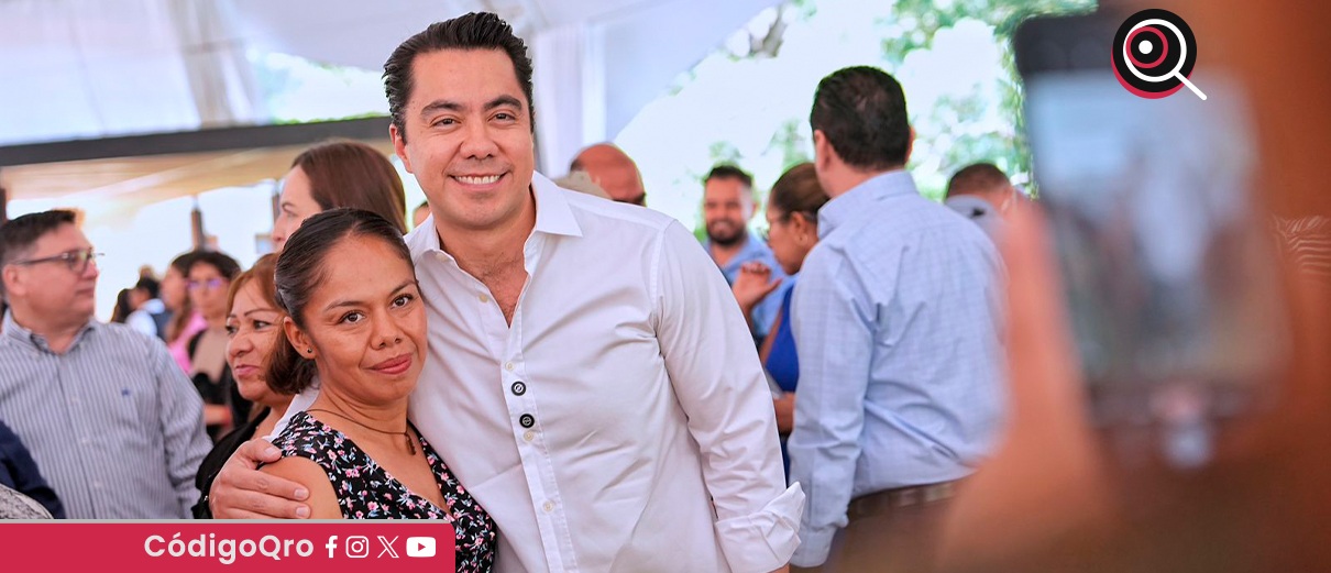 Alcalde reconoce a más de mil 800 madres trabajadoras