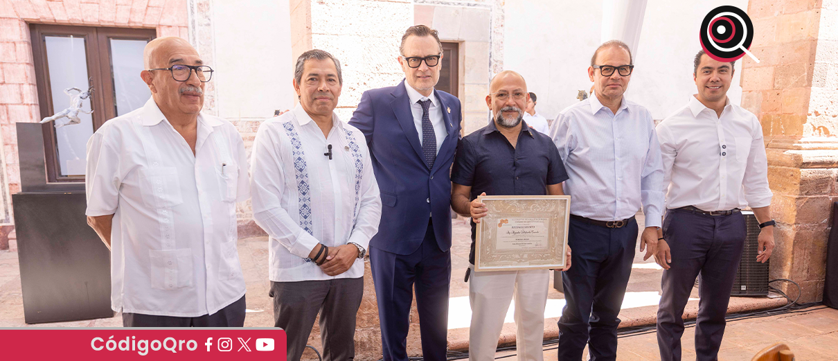 Kuri conmemora el Día de la Santa Cruz en el Colegio de Arquitectos