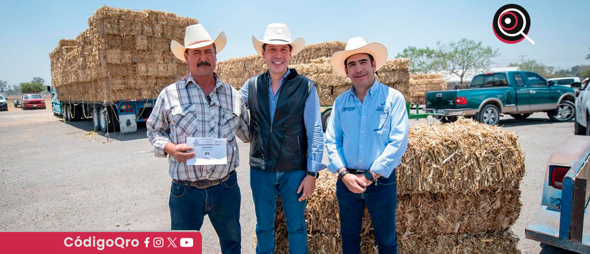 Rodrigo Monsalvo entrega apoyos a productores del campo