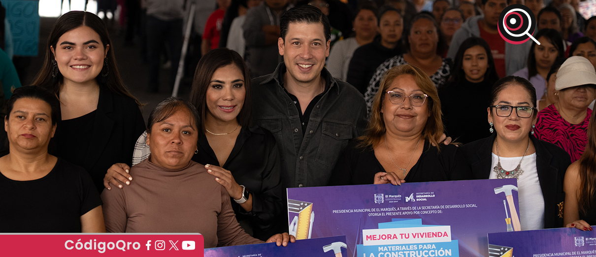 Rodrigo Monsalvo entrega vales de vivienda por valor de 15 mdp