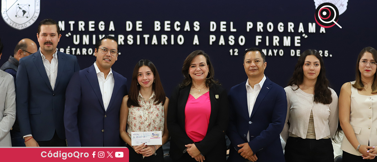 Entregan más de 900 becas universitarias en Corregidora