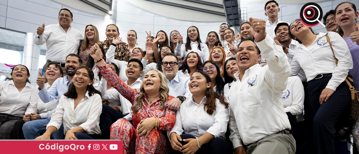 Homenajean al magisterio queretano con exposición fotográfica