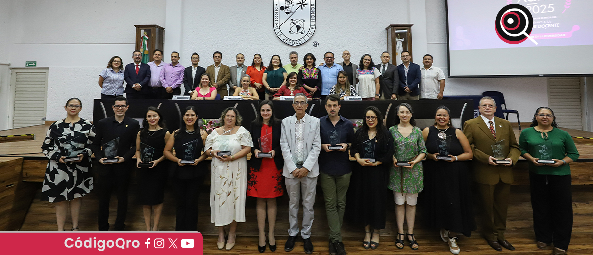 Entregan reconocimientos a docentes de la UAQ