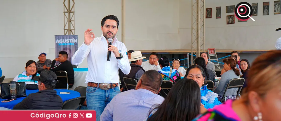 El senador del PAN, Agustín Dorantes, visitó comunidades del municipio de Amealco de Bonfil. Foto: Especial