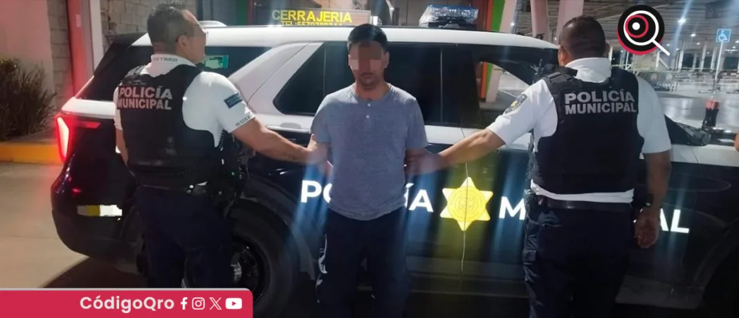 Policías municipales de Querétaro detuvieron a un individuo por homicidio doloso. Foto: Especial
