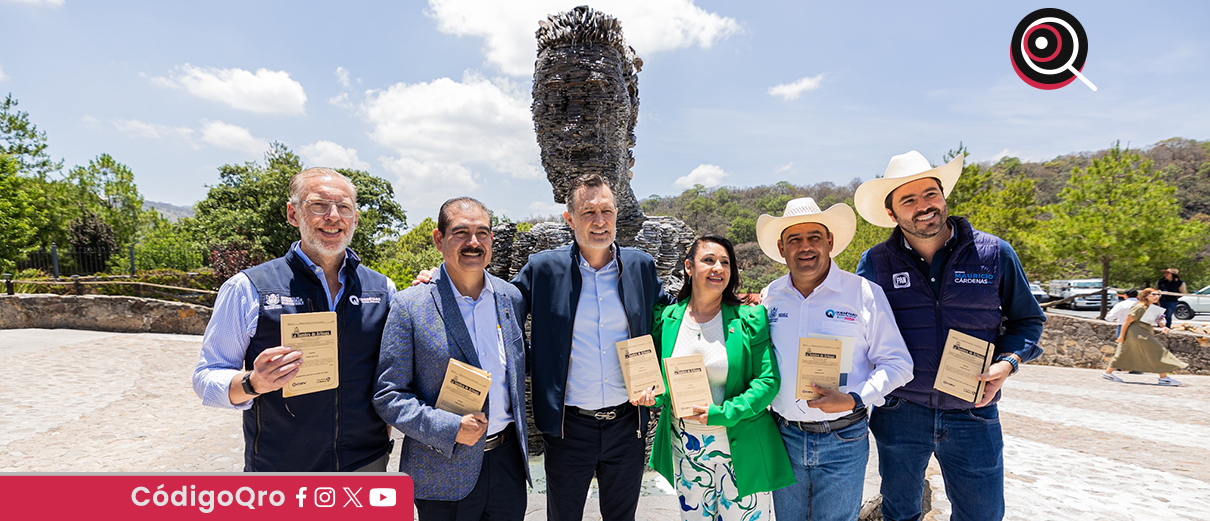Entrega Kuri decreto del Parque La Beata como Área Natural Protegida