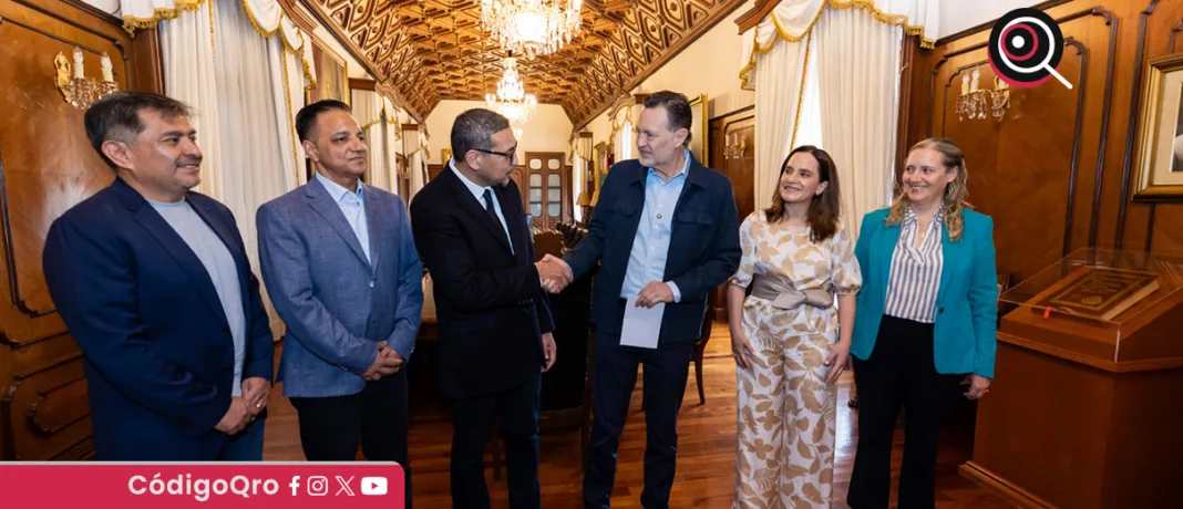 El gobernador de Querétaro, Mauricio Kuri, recibió a representantes de Amazon Web Services. Foto: Especial