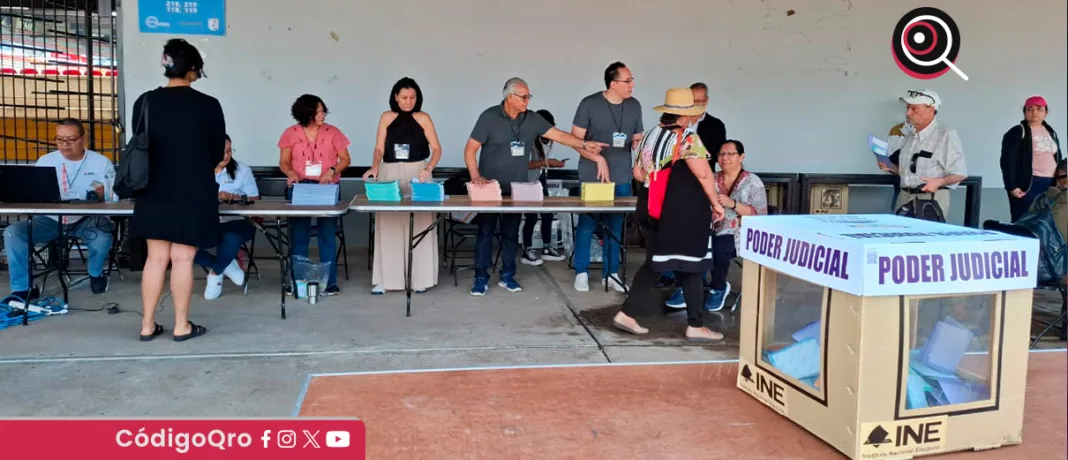 En la casilla especial del Estadio La Corregidora, la votación de la primera elección judicial comenzó hasta casi las 9 de la mañana. Foto: Mauricio Hernández