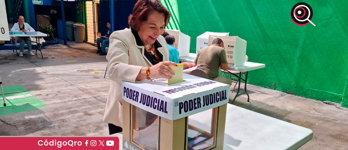 Celia Maya vota en casilla de Jardines de la Hacienda